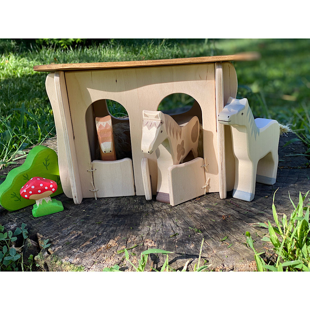 WoodartbyAstiak Horse Stable with Meadow