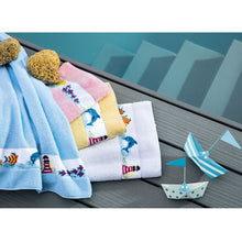 Load image into Gallery viewer, Feiler Hooded Bath Towel &quot;Marina&quot;
