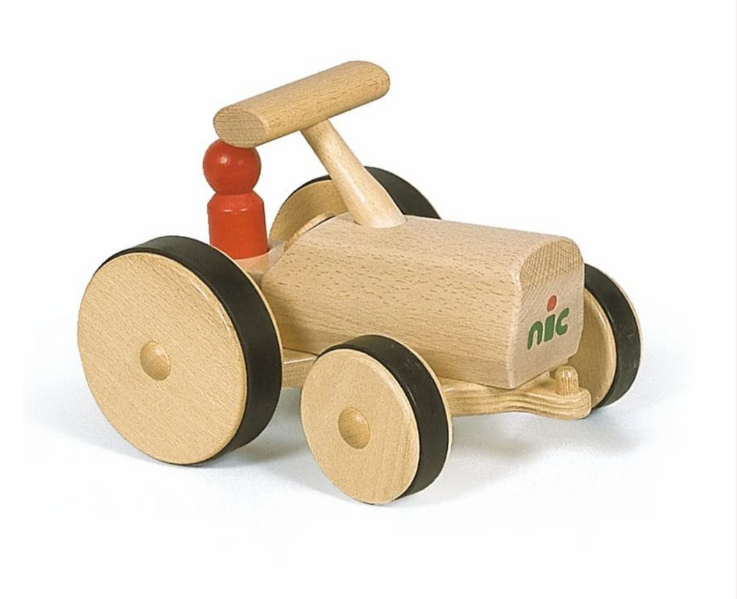 NIC Tractor (natural)